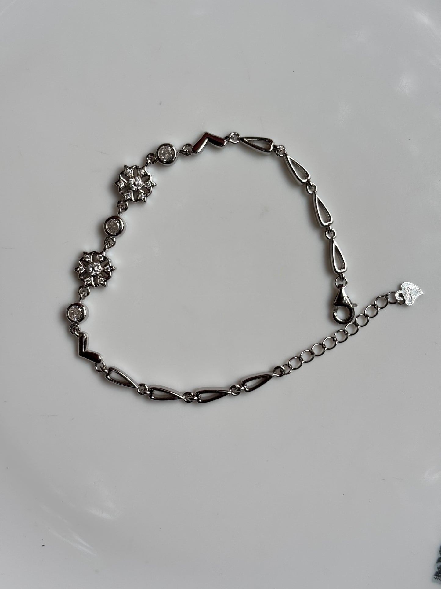 Everlasting Love: 925 Silver Bracelet